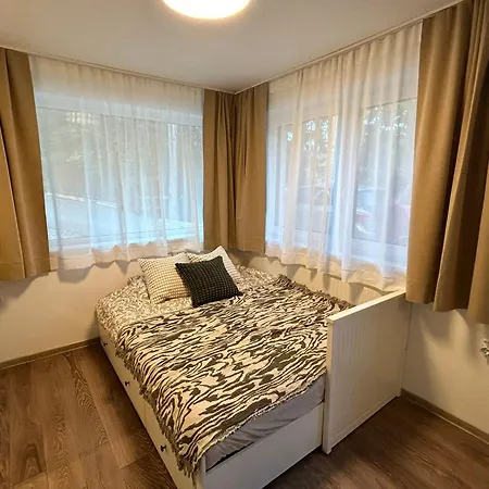 The Beehouse, Nature *