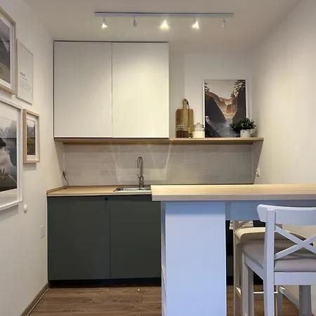 The Beehouse, Nature *