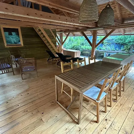 The Beehouse, Nature *