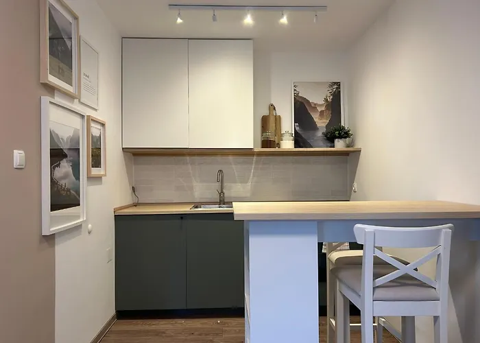 The Beehouse, Nature *