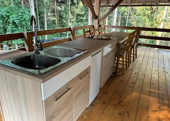 The Beehouse, Nature